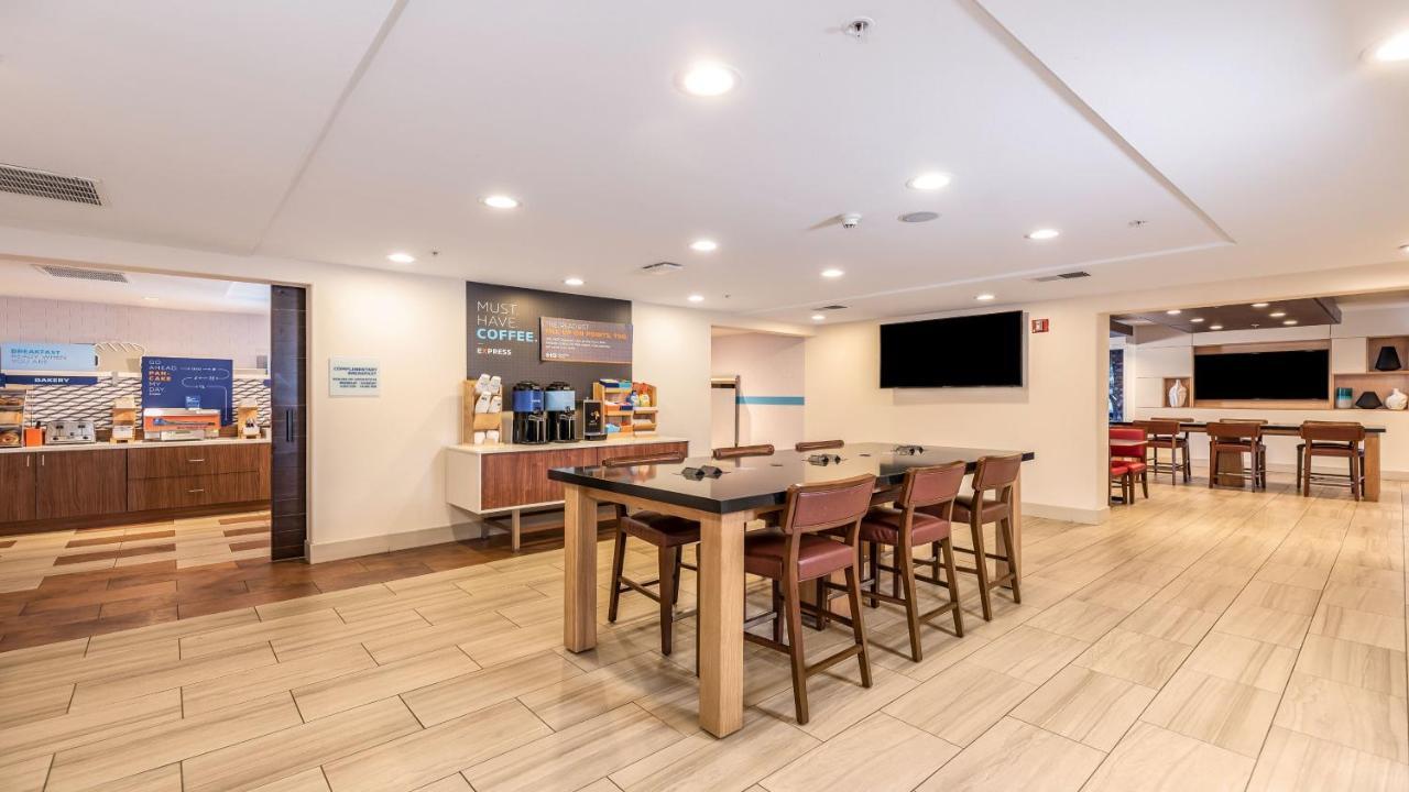 Holiday Inn Express Fremont - Milpitas Central By Ihg Exterior foto
